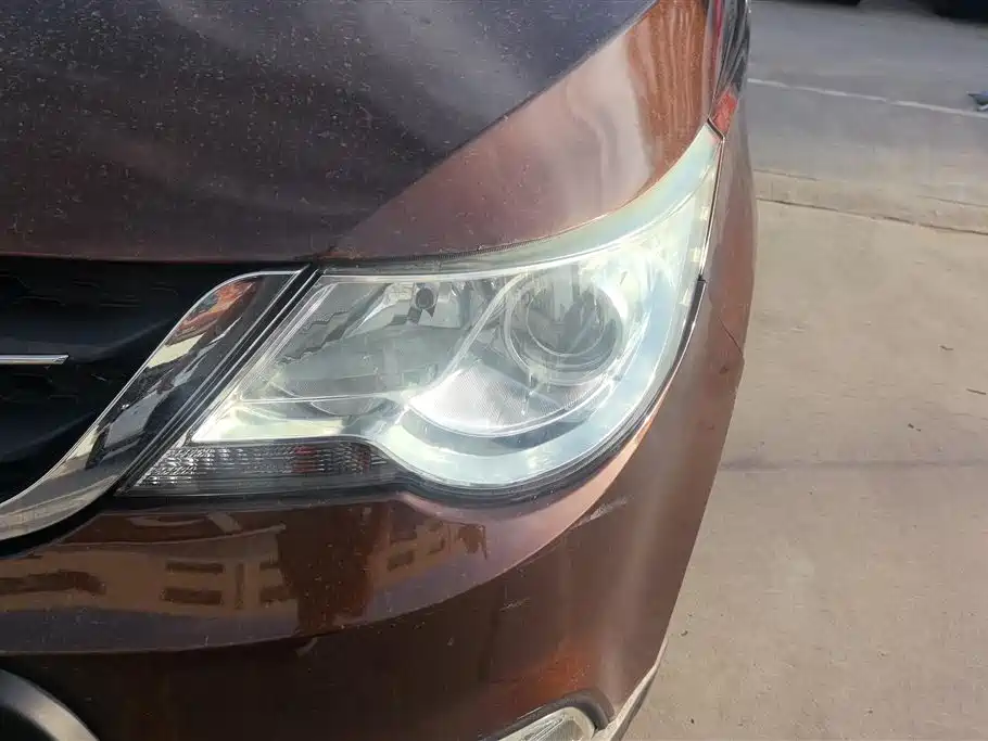 Baojun 730 宝骏730 2015款 1.8 L 手动豪华导航ESP版 7座