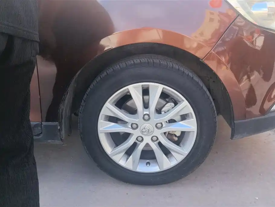 Baojun 730 宝骏730 2015款 1.8 L 手动豪华导航ESP版 7座