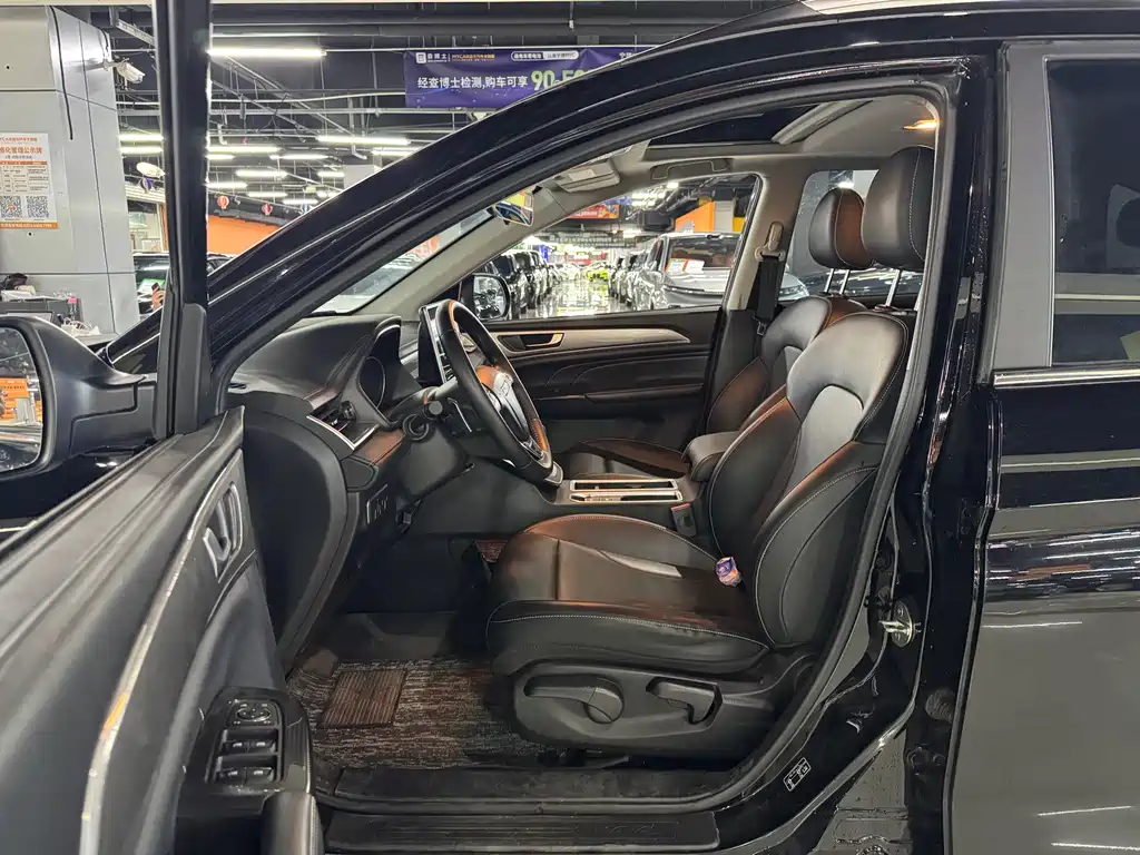 Haval M6 PLUS 1.5 T DCT Luxury Connected