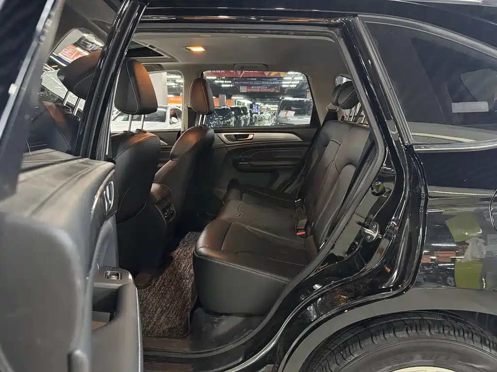 Haval M6 PLUS 1.5 T DCT Luxury Connected