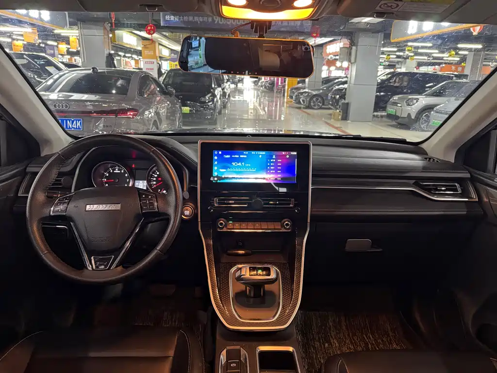 Haval M6 PLUS 1.5 T DCT Luxury Connected