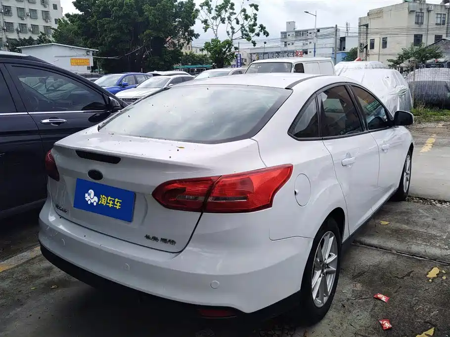 Focus Sedan 1.6 L Auto Style