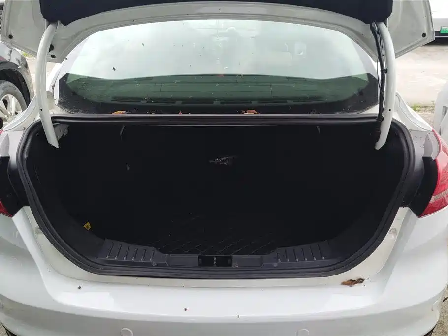 Focus Sedan 1.6 L Auto Style