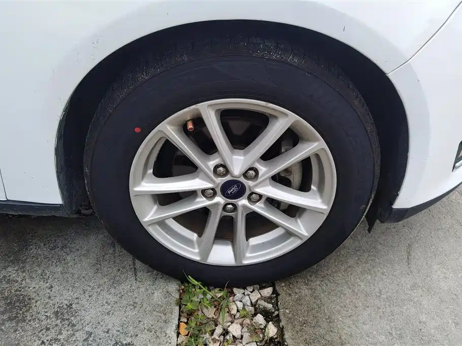 Focus Sedan 1.6 L Auto Style