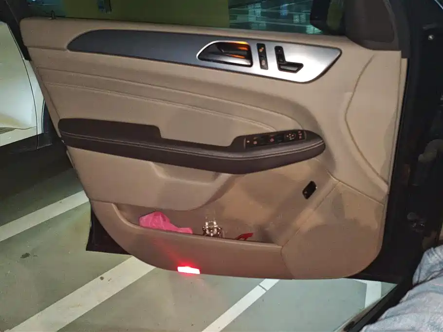 Mercedes-Benz M-Class ML 300