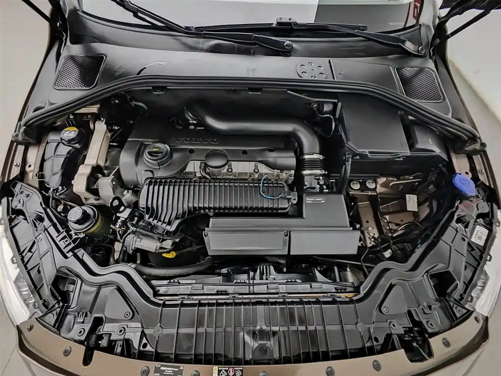 Volvo V60 Cross Country T6 AWD