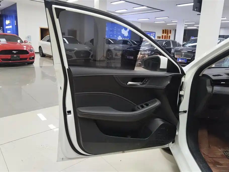 Roewe i5 1.5 L CVT Luxury