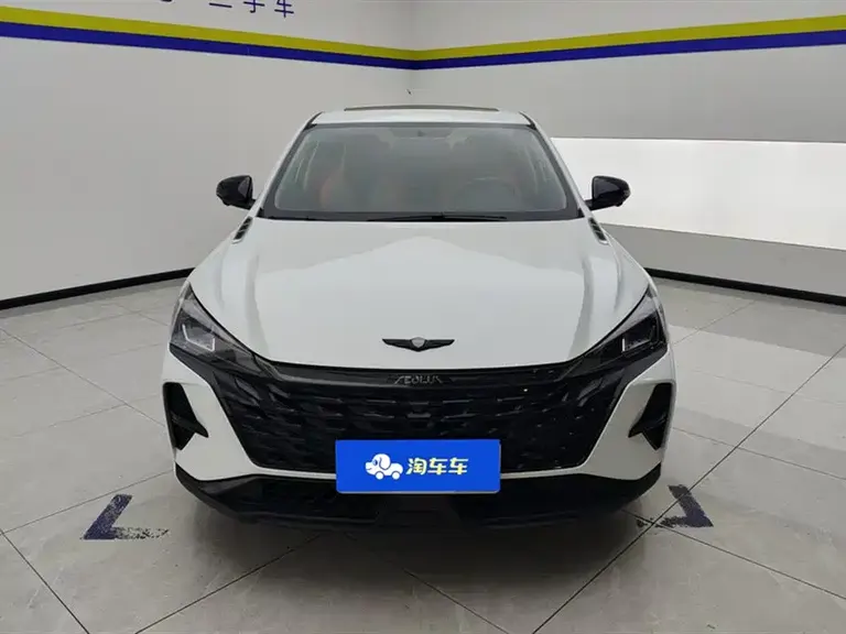 Dongfeng Yixuan Mach 1.5 L Auto Shadow Chase