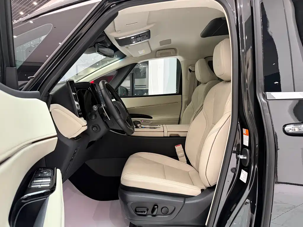 Lexus LM 500 h 6-seat Supreme