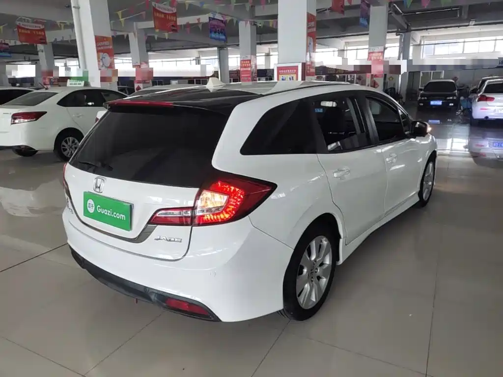 Jade 1.8 L Auto Comfort 5-seat
