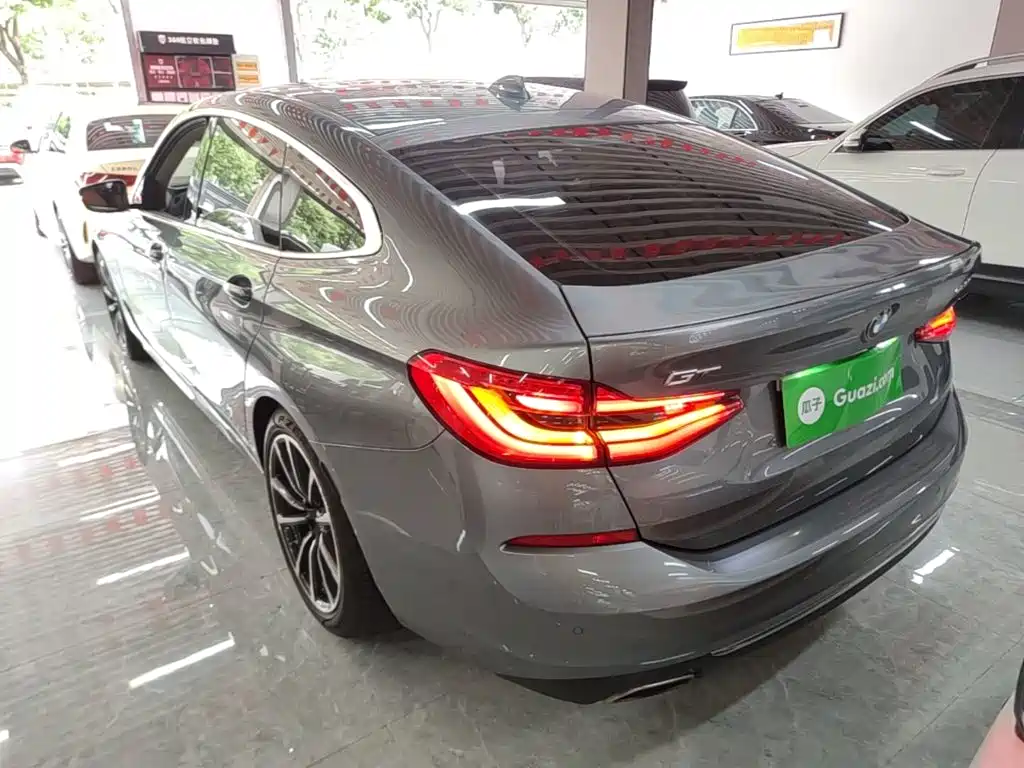 BMW 6 Series GT 630 i Luxury Design Package