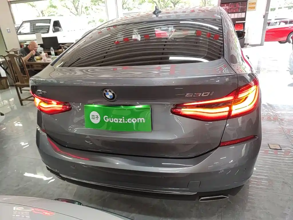 BMW 6 Series GT 630 i Luxury Design Package