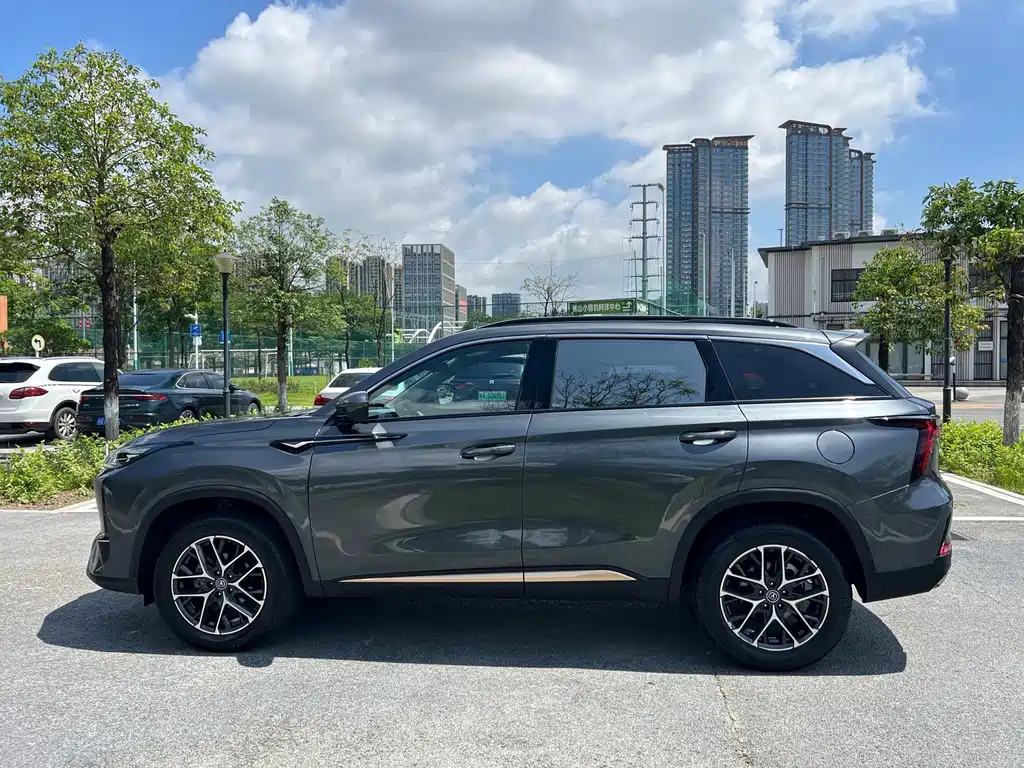 Changan CS75 PLUS 2 nd Gen 2.0 T Auto Distinguished