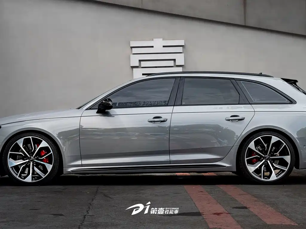 Audi RS 4 奥迪RS 4 2021款 RS4 Avant 黑曜版