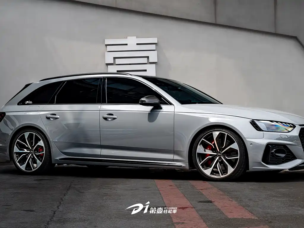 Audi RS 4 奥迪RS 4 2021款 RS4 Avant 黑曜版