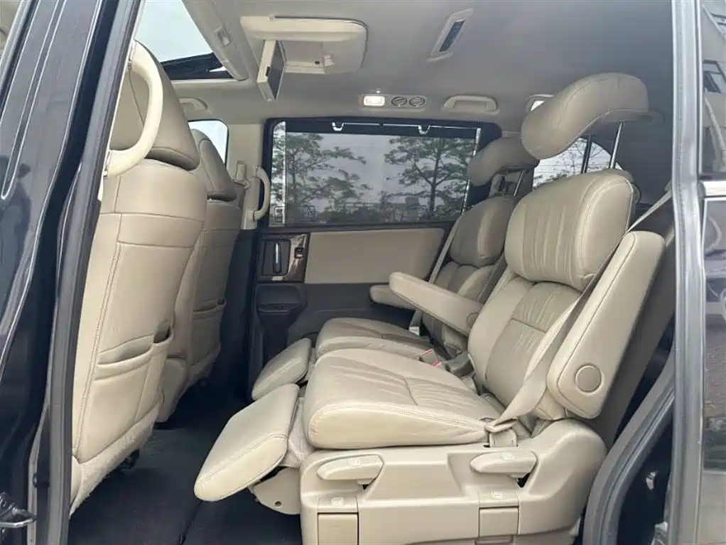 Odyssey Facelift 2.4 L Supreme