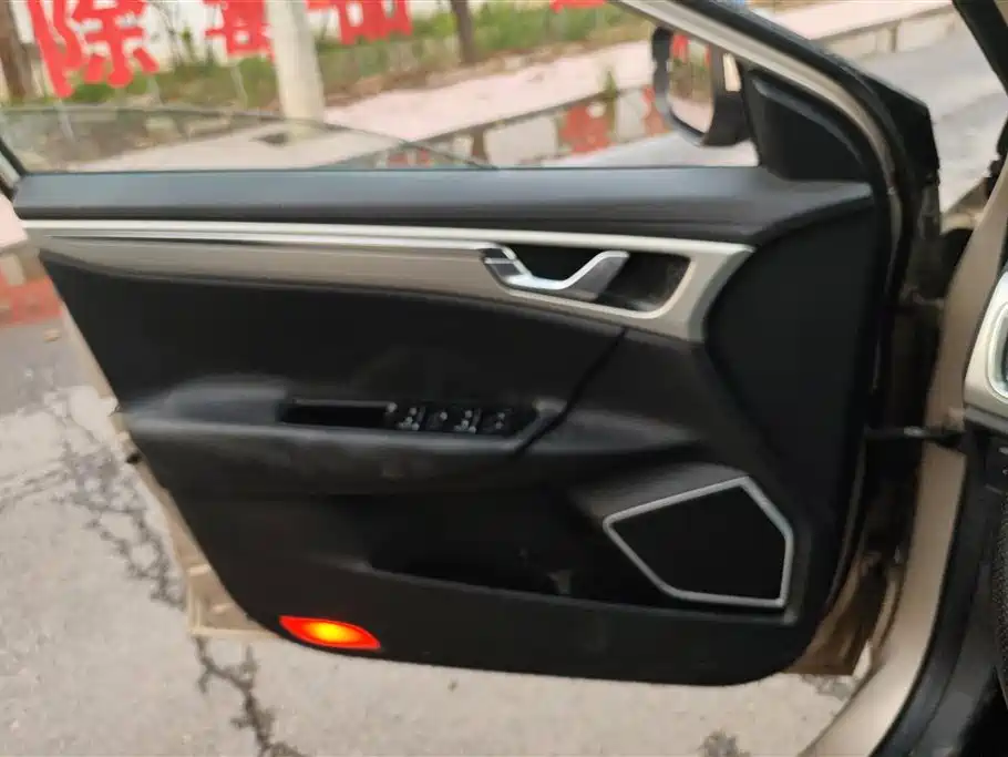 Emgrand GL 1.3 T Manual Elite