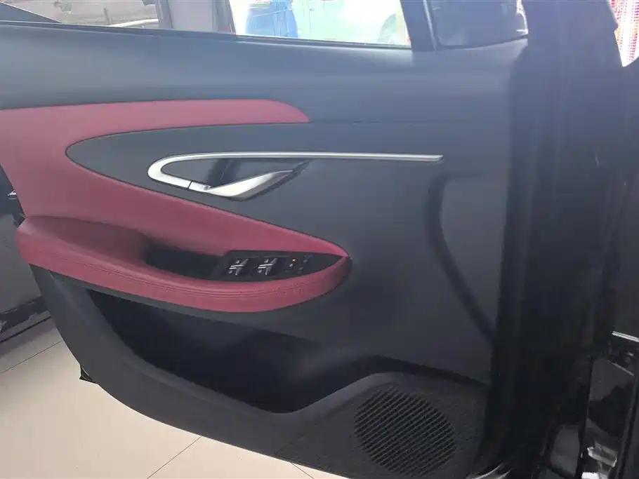 Changan UNI-T 1.5 T Distinguished