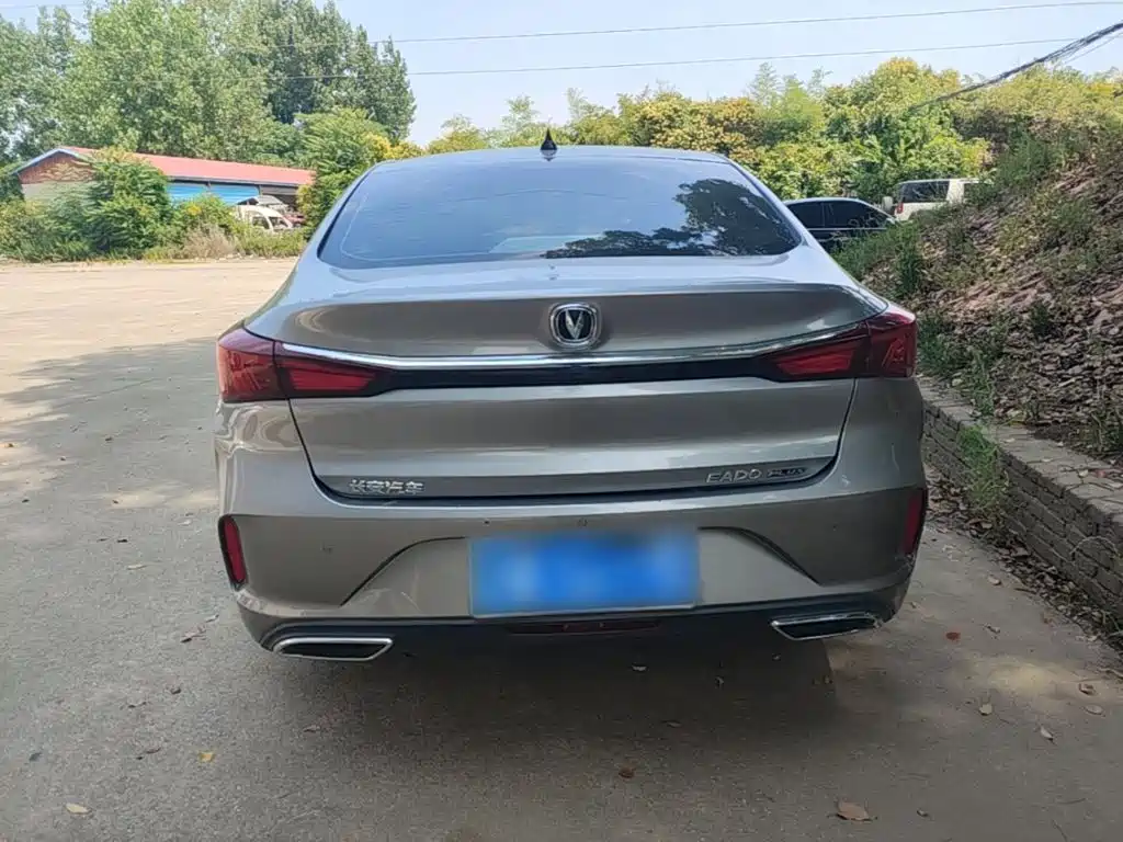 Eado PLUS 1.6 L GDI Manual Luxury