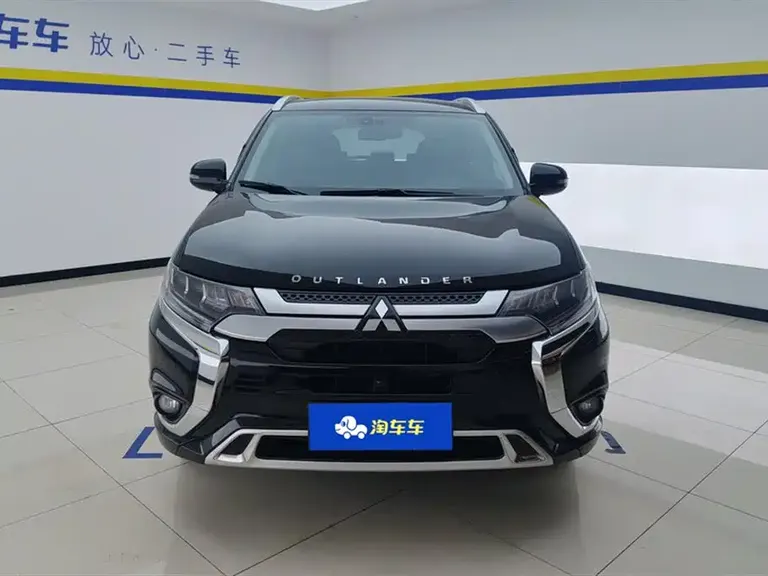 Mitsubishi Outlander 2.4 L 4 WD Enjoyment 5-seat