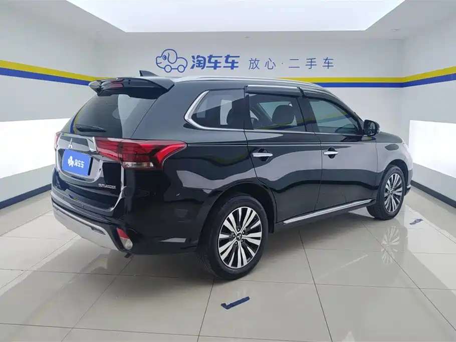 Outlander 2.4 L 4 WD Enjoyment 5-seat