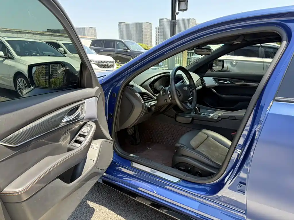 Cadillac CT5 Facelift 28 T Platinum Sport