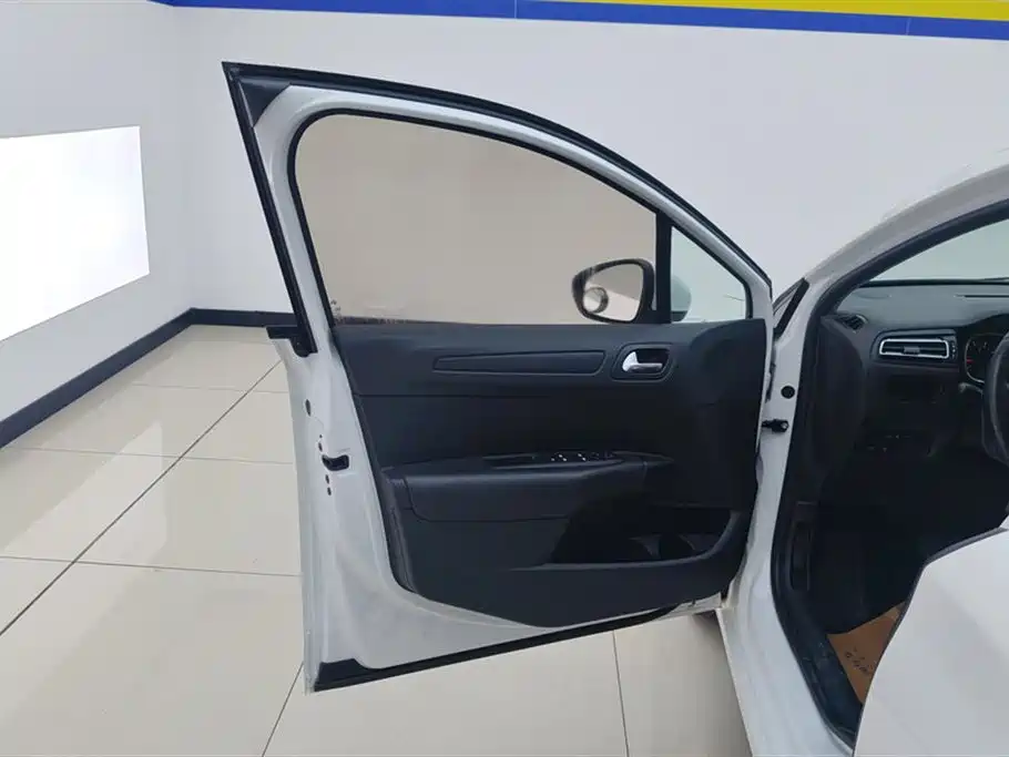 C4 Sega 230 THP Auto Luxury