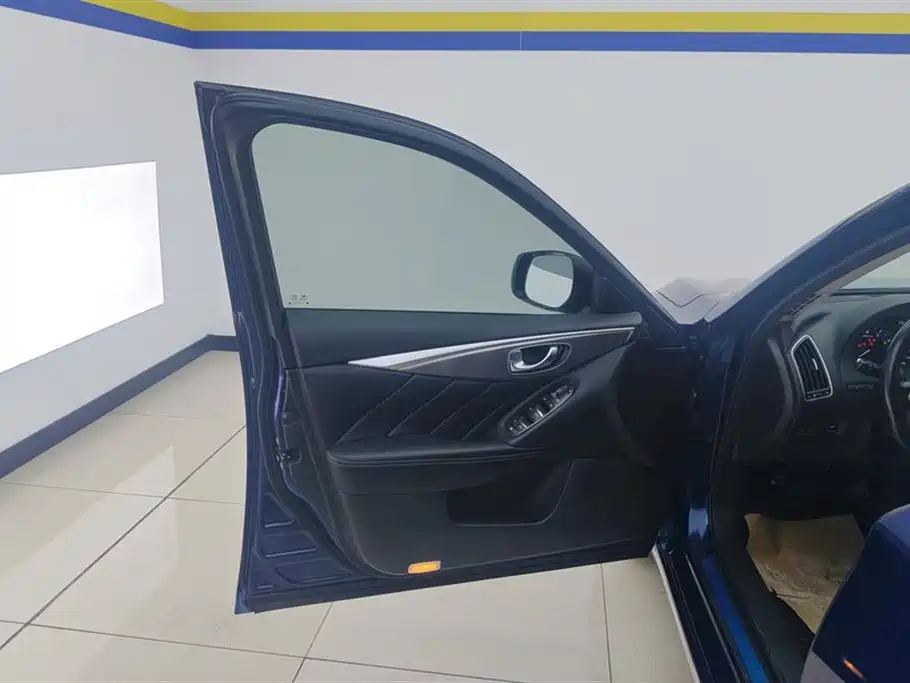 Infiniti Q50 L 2.0 T Joy