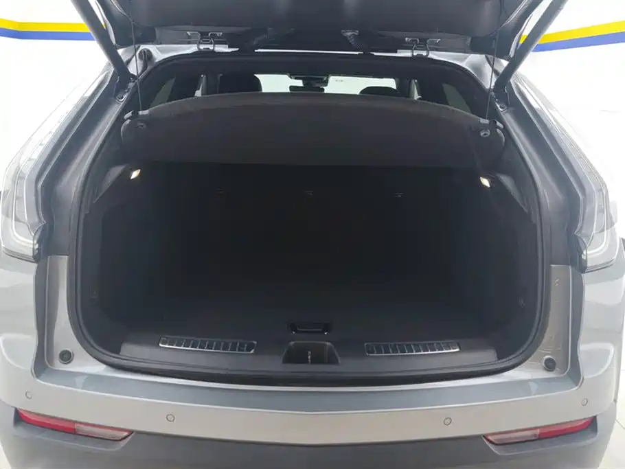 Cadillac XT4 28 T 2 WD Luxury