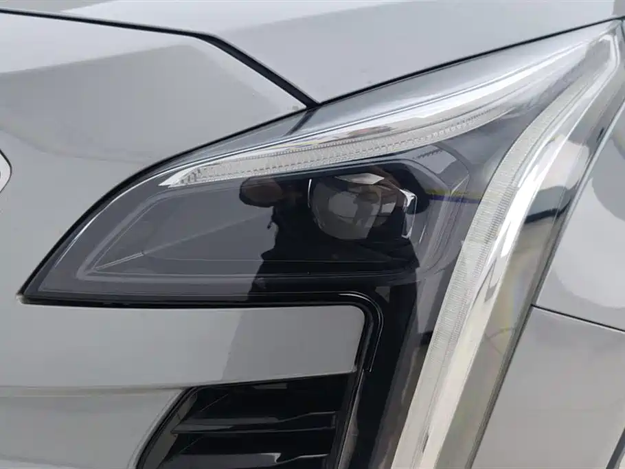 Cadillac XT4 28 T 2 WD Luxury