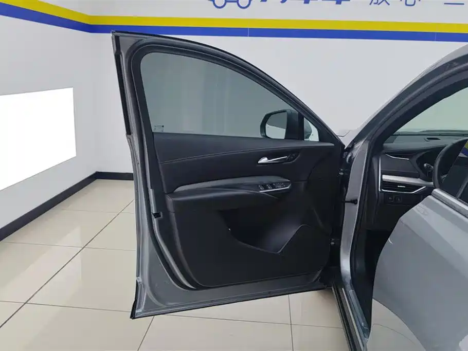 Cadillac XT4 28 T 2 WD Luxury