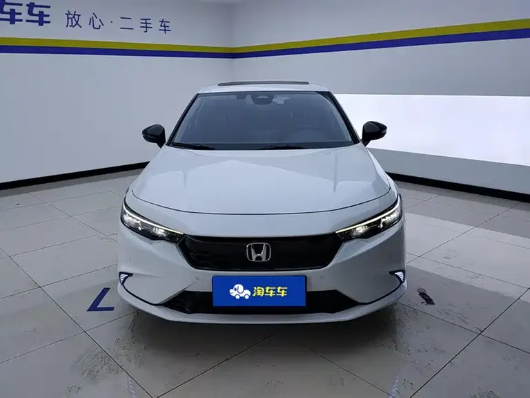 Honda Integra 240 TURBO CVT Phantom Night · Tech