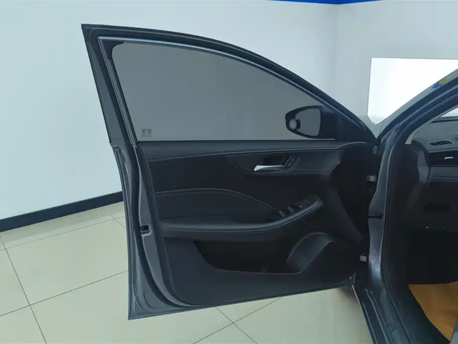 Roewe i5 1.5 L CVT Luxury