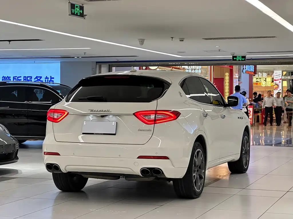 Levante 3.0 T Standard