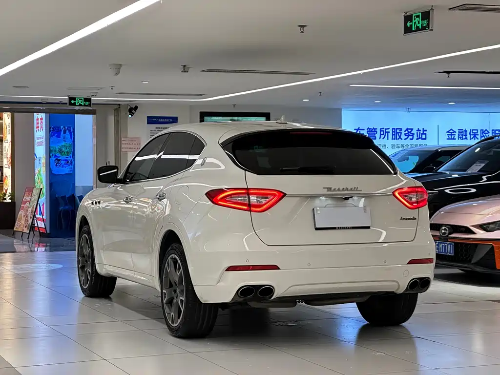 Levante 3.0 T Standard