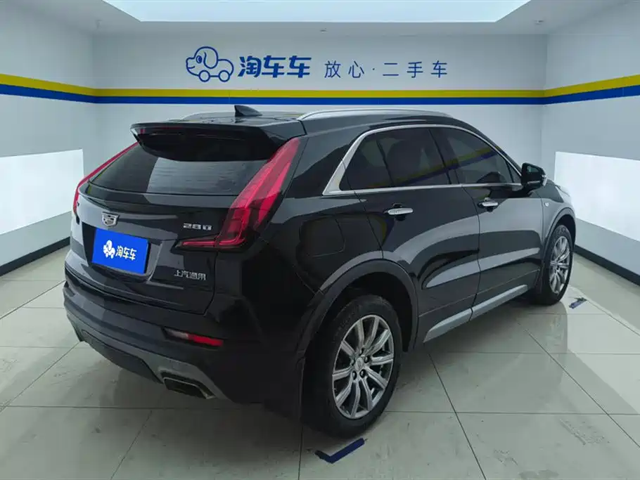 Cadillac XT4 28 T 2 WD Distinguished
