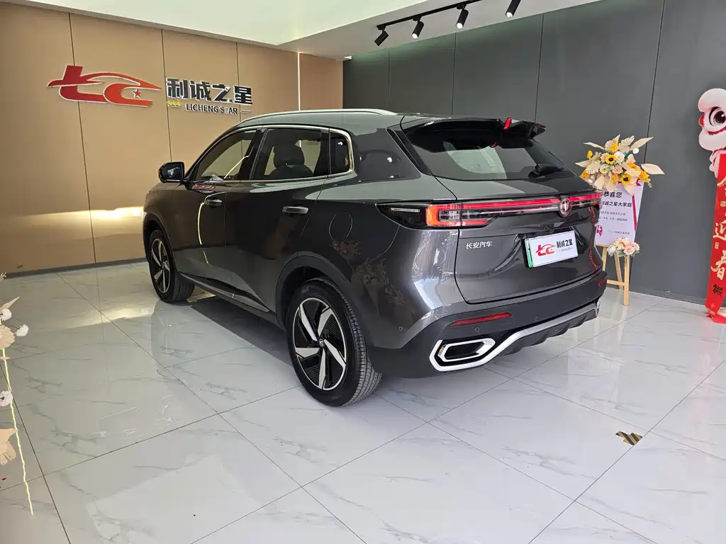 Changan CS55 PLUS PHEV 长安CS55 PLUS PHEV 2026款 智慧新蓝鲸 125 km 智越版