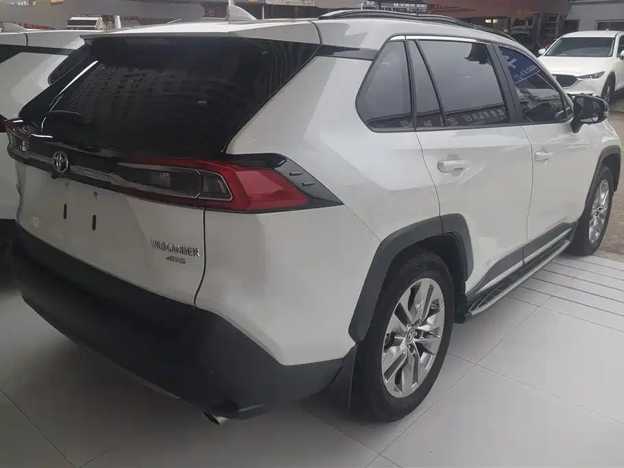 Wildlander 2.0 L CVT 4 WD Luxury