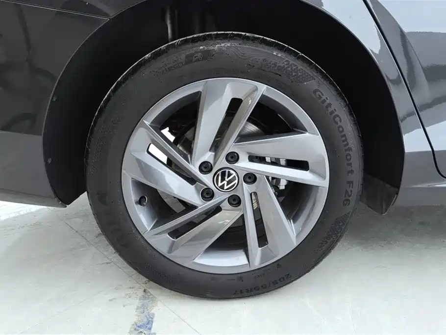 Lamando Lamando L 280 TSI DSG Dazzle Hot