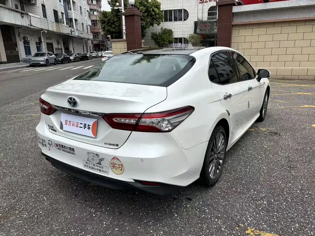 Camry Dual Engine 2.5 HG Luxury