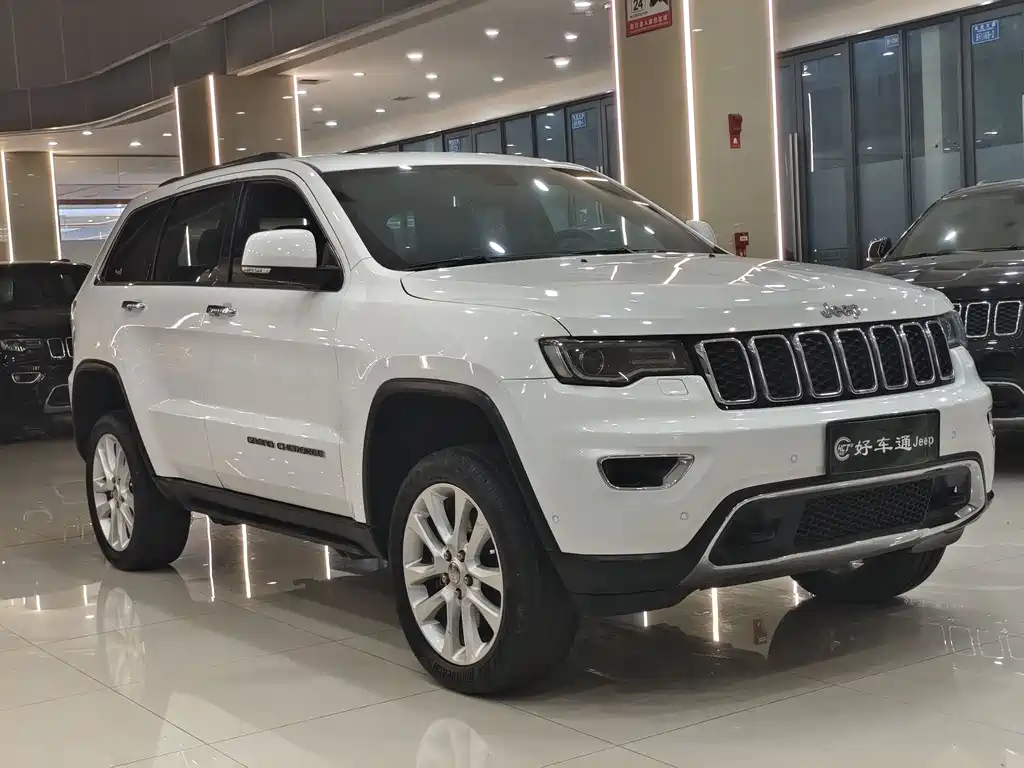 Grand Cherokee (Import) 3.0 L Elite Navigation