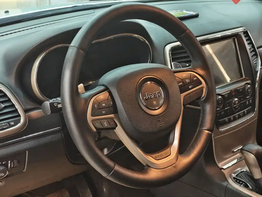 Grand Cherokee (Import) 3.0 L Elite Navigation