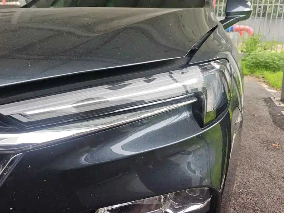 Enclave 28 T 4 WD Premium Flagship