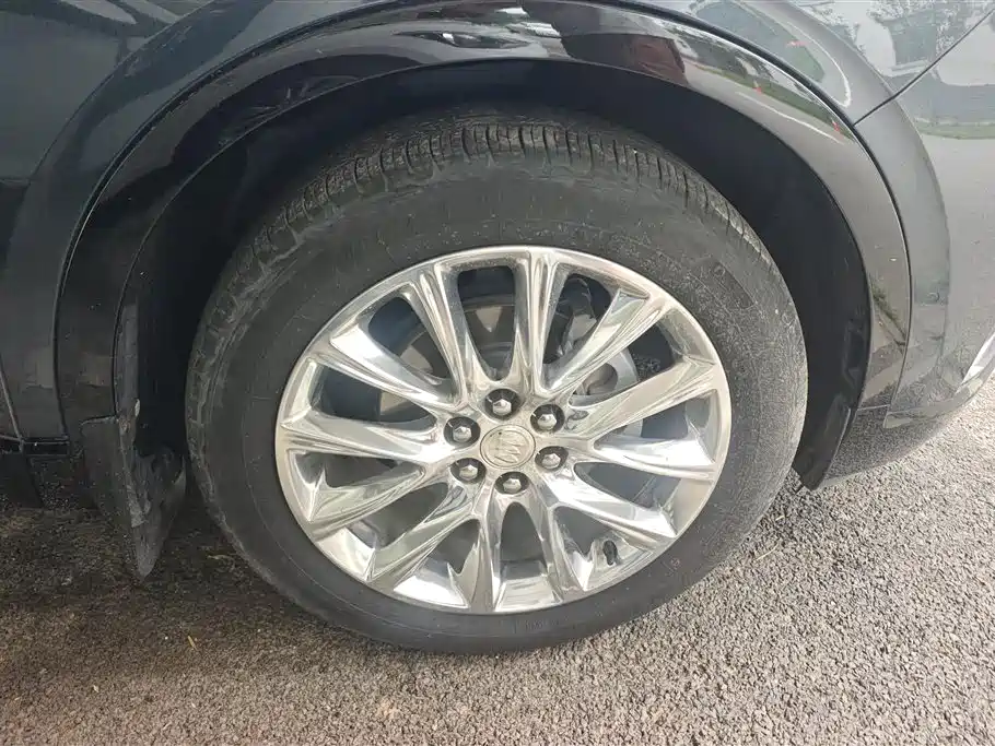 Enclave 28 T 4 WD Premium Flagship