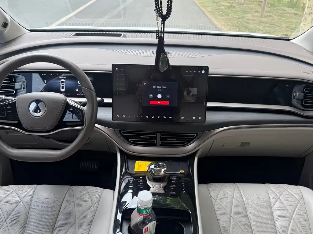 Denza D9 DM-i 970 4 WD Flagship