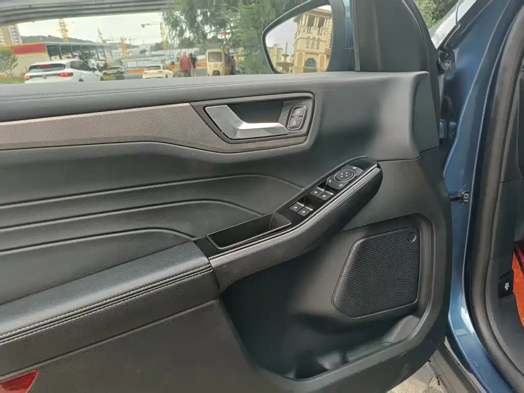 Escape EcoBoost 245 2 WD Shine Enjoyment