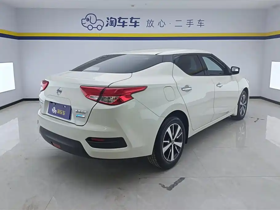 Lannia 1.6 L CVT Cool
