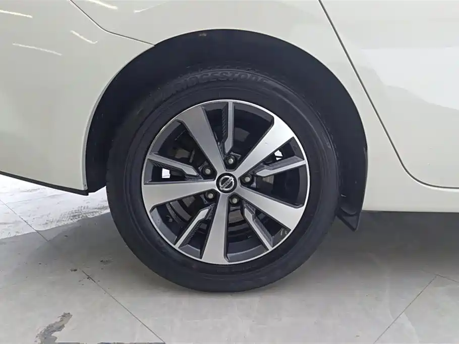 Lannia 1.6 L CVT Cool
