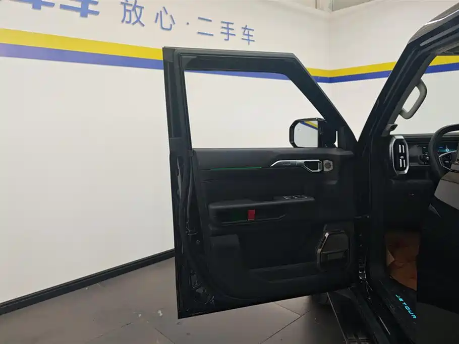 Jetour Traveller 2.0 T 4 WD Cross PRO