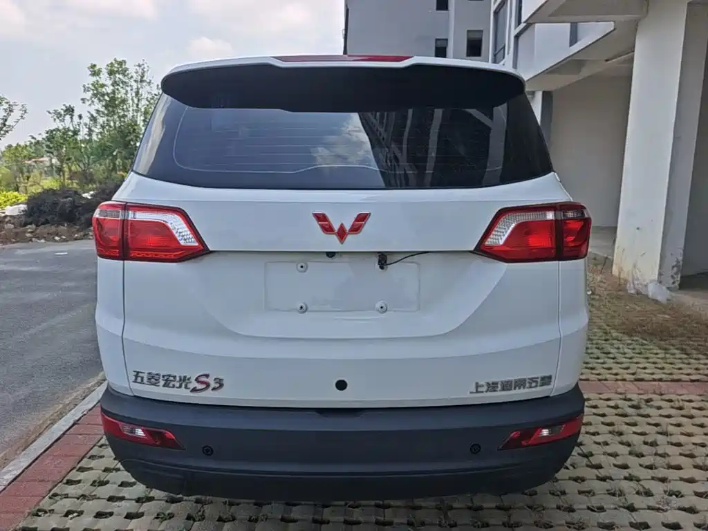 Wuling Hongguang S3 1.5 L Manual Comfort CN-VI